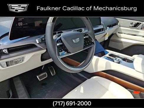 New 2026 Cadillac Vistiq Luxury w/ LPO, Floor Liner Package AWD/4WD image 20