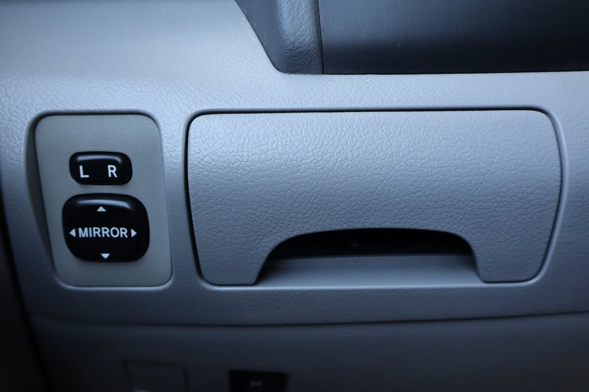 Used 2010 Toyota Camry FWD image 28