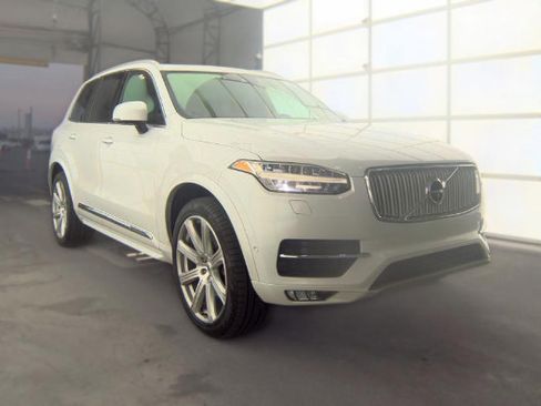 Used 2018 Volvo XC90 T6 Inscription w/ Luxury Package AWD/4WD image 3