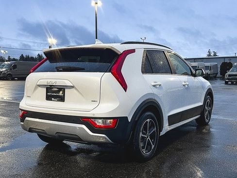 Used 2024 Kia Niro EX image 6