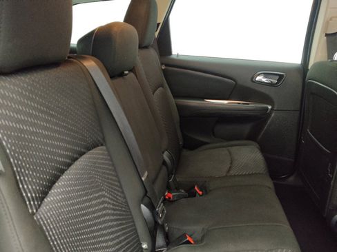 Used 2020 Dodge Journey SE w/ SE Popular Equipment Group FWD image 19