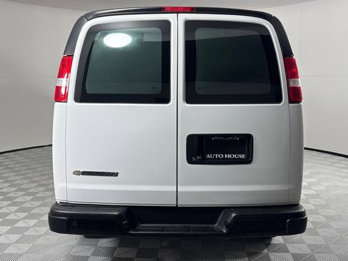 Used 2022 Chevrolet Express 2500 w/ Driver Convenience Package image 6