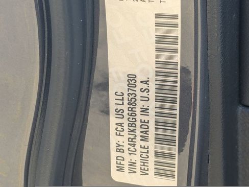 Used 2024 Jeep Grand Cherokee L Limited AWD/4WD image 10