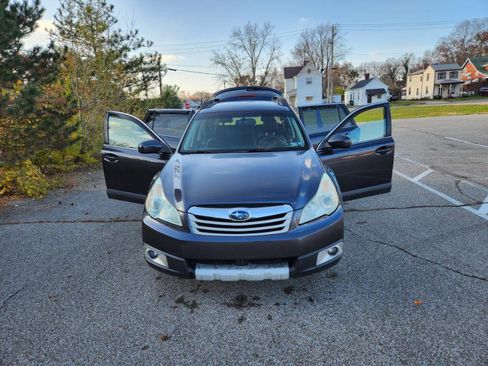 Used 2010 Subaru Outback 2.5i Limited image 24