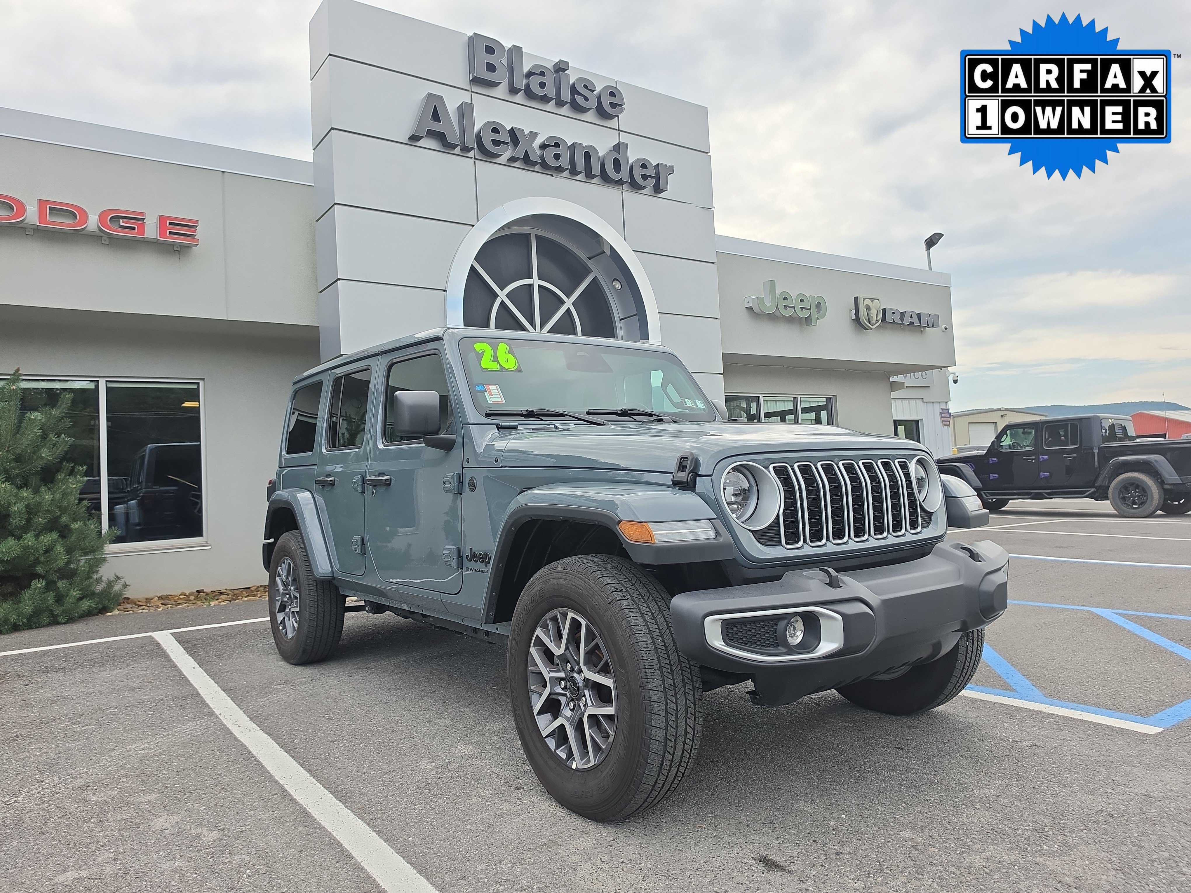 Used 2026 Jeep Wrangler Unlimited Sahara AWD/4WD image 1