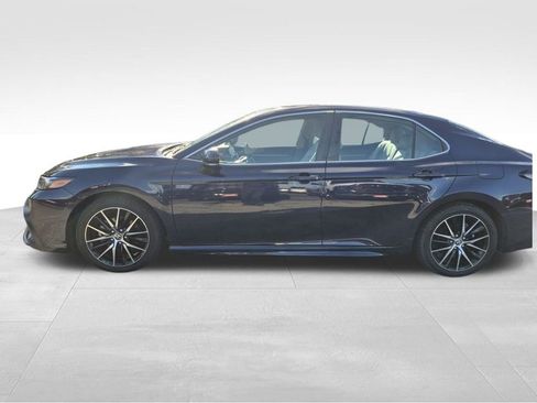 Used 2022 Toyota Camry SE image 10
