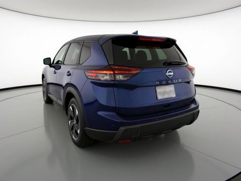 Used 2025 Nissan Rogue SV FWD image 6