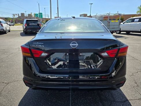 Used 2025 Nissan Altima 2.5 SV FWD image 7