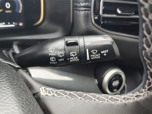 Used 2023 Jeep Wagoneer 4WD w/ Premium Group I image 18