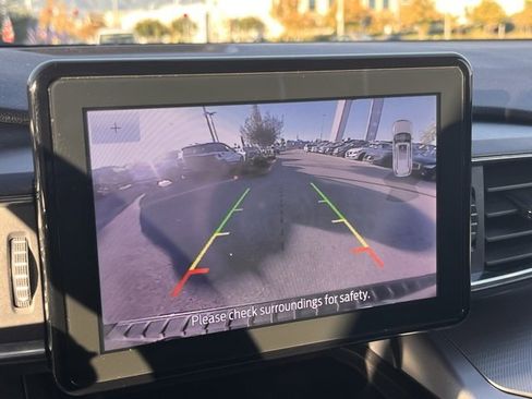 Used 2022 Ford Explorer XLT w/ Equipment Group 202A image 18