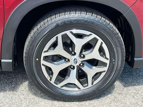 Used 2023 Subaru Forester Premium AWD/4WD image 8