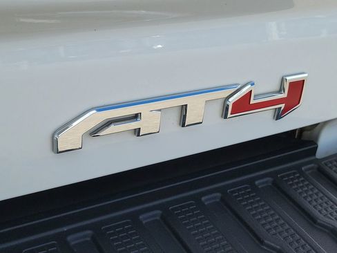 Used 2021 GMC Sierra 2500 AT4 w/ AT4 Premium Plus Package image 7