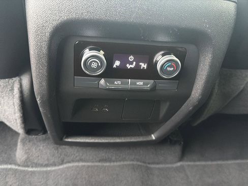 Used 2025 Buick Enclave Sport Touring image 27