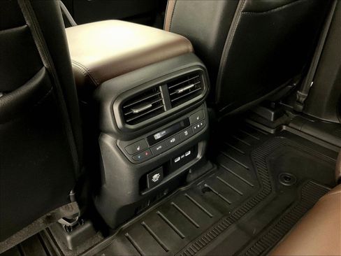Used 2023 Honda Pilot Elite image 10