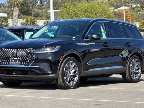 New 2025 Lincoln Aviator Reserve w/ Luxury Package image 7