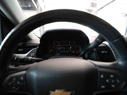 Used 2018 Chevrolet Suburban LT AWD/4WD image 15