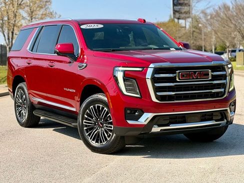 Used 2025 GMC Yukon Elevation w/ Elevation Premium Package image 2