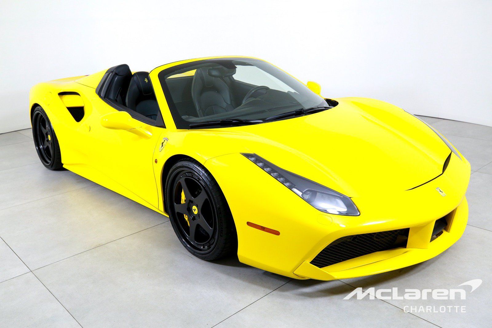 Used 2017 Ferrari 488 Spider RWD image 4