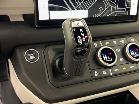 Used 2025 Land Rover Defender 110 S image 22