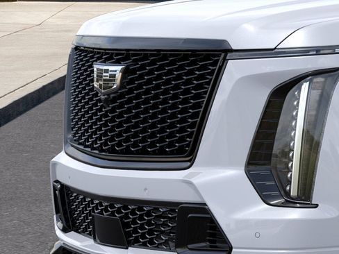 New 2026 Cadillac Escalade V w/ LPO, ONYX Package AWD/4WD image 13