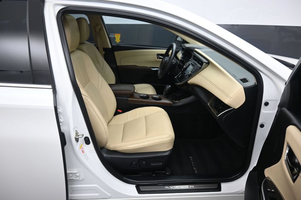 Used 2016 Toyota Avalon Limited w/ Toyota Safety Sense Package FWD image 44