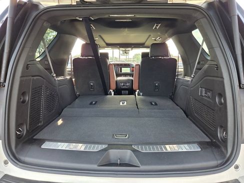 Used 2023 GMC Yukon Denali Ultimate AWD/4WD image 18