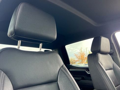 Used 2025 GMC Sierra 1500 SLT image 13