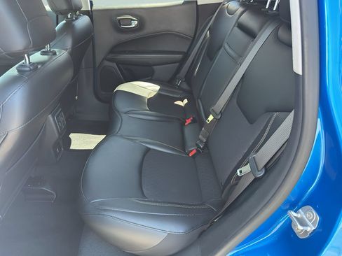 Used 2020 Jeep Compass Latitude FWD image 15