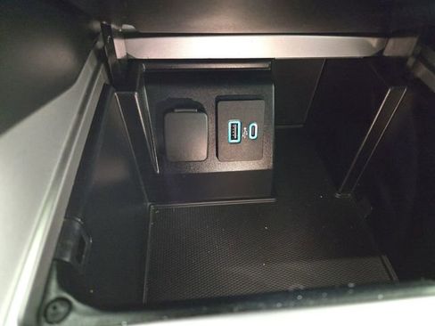 Used 2020 Ford Explorer ST image 26