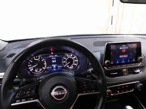 Used 2024 Nissan Altima 2.5 SR image 7