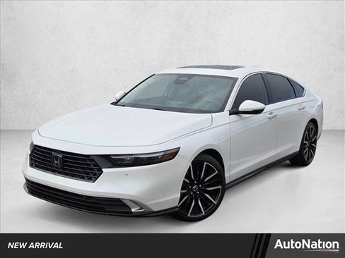 Used 2023 Honda Accord Touring image 1