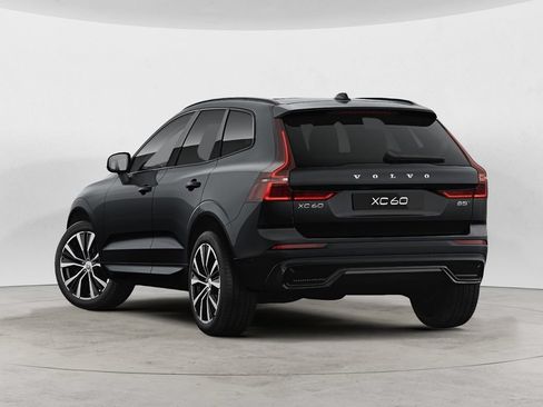 Certified 2024 Volvo XC60 B5 Plus w/ Protection Package Premier AWD/4WD image 5