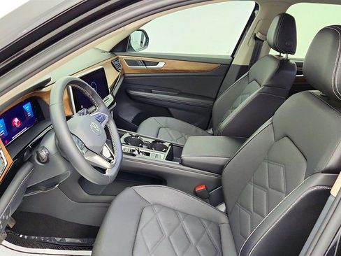 Used 2024 Volkswagen Atlas SE image 20