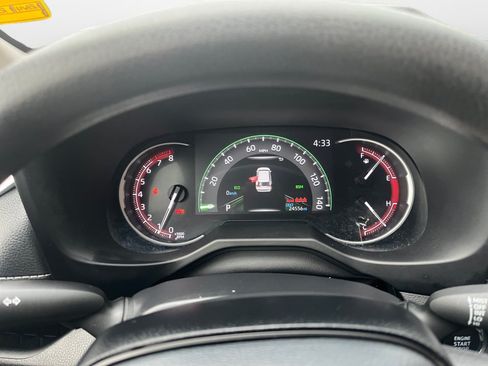 Used 2025 Toyota RAV4 XLE FWD image 14