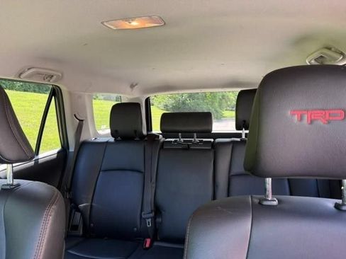 Used 2022 Toyota 4Runner TRD Off-Road Premium AWD/4WD image 12