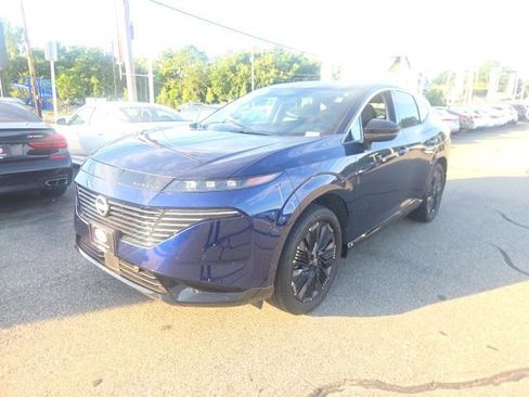 Used 2025 Nissan Murano Platinum w/ Cargo Package AWD/4WD image 1