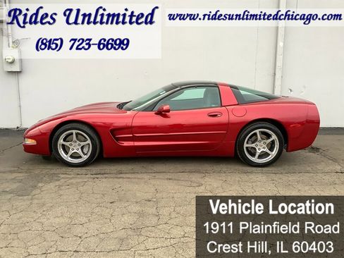 Used 2004 Chevrolet Corvette Coupe w/ Roof Package image 4