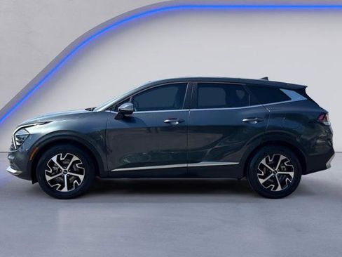 Used 2025 Kia Sportage EX FWD image 13