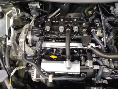 Used 2025 Nissan Versa SV FWD image 30