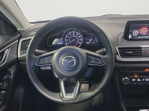 Used 2018 MAZDA MAZDA3 Touring FWD image 20