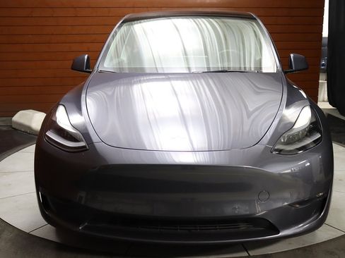 Used 2022 Tesla Model Y Performance image 2