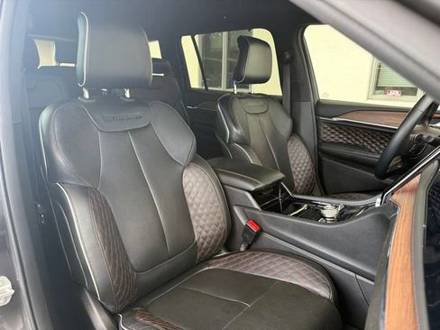 Used 2023 Jeep Grand Cherokee L Summit w/ Luxury Tech Group V AWD/4WD image 6