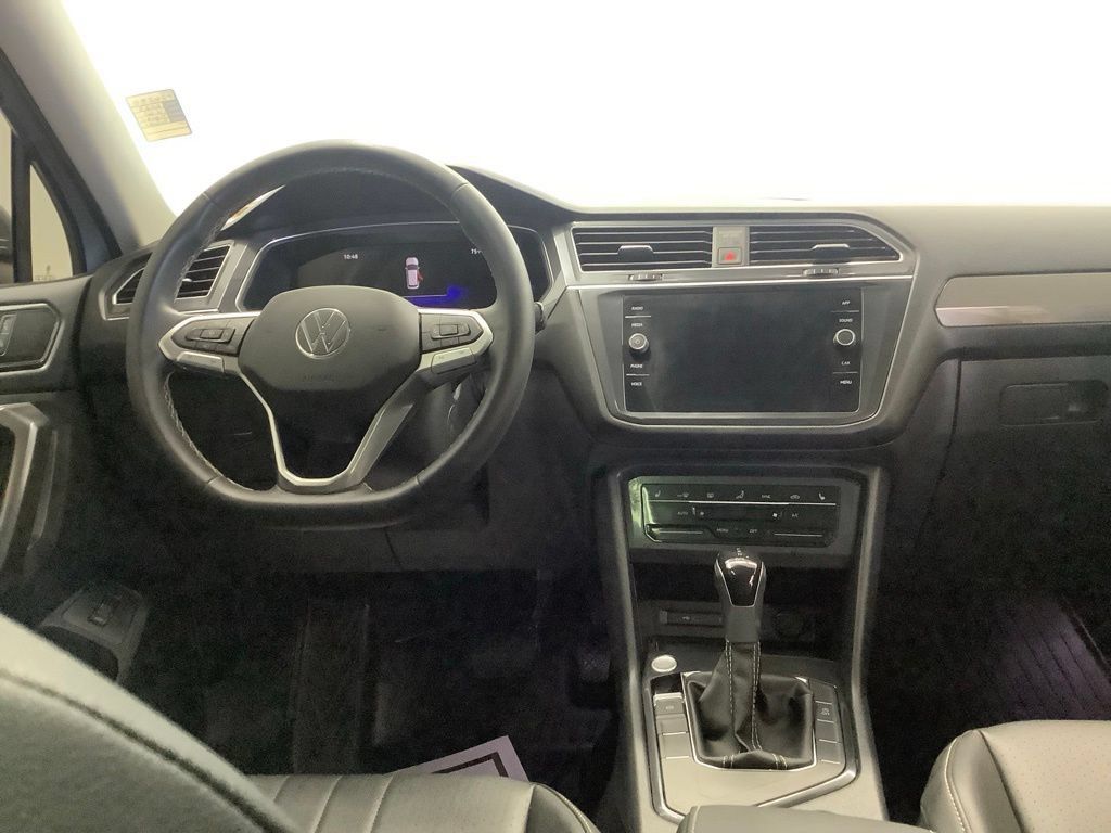 Used 2023 Volkswagen Tiguan SE w/ Panoramic Sunroof Package FWD image 38