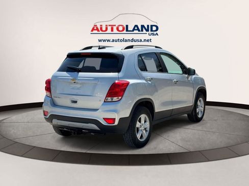 Used 2020 Chevrolet Trax LT w/ LT Convenience Package AWD/4WD image 4