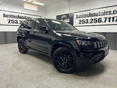 Used 2018 Jeep Grand Cherokee Altitude AWD/4WD image 1