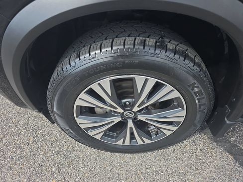 Used 2021 Nissan Rogue SV AWD/4WD image 9