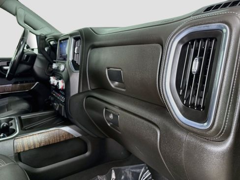 Used 2022 GMC Sierra 3500 Denali w/ Denali Black Diamond Edition AWD/4WD image 32