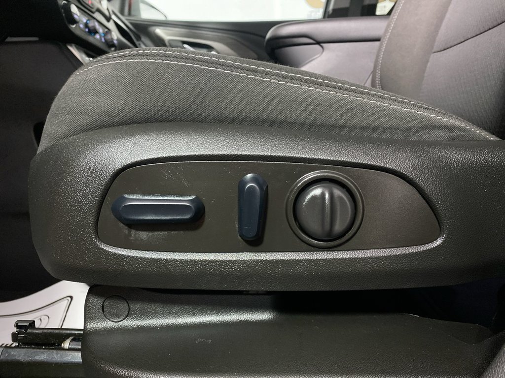 Certified 2023 GMC Terrain SLE w/ Driver Convenience Package FWD image 12