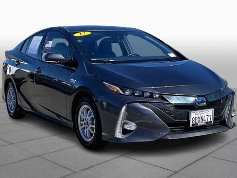Used 2017 Toyota Prius Prime Advanced image 2
