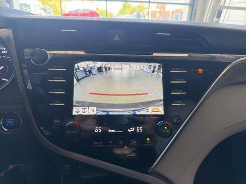 Used 2018 Toyota Camry SE w/ Audio Package image 11